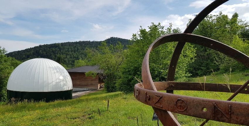 Aire de pique-nique au coeur des montagnes du Bugey à l'Observatoire de la Lèbe 