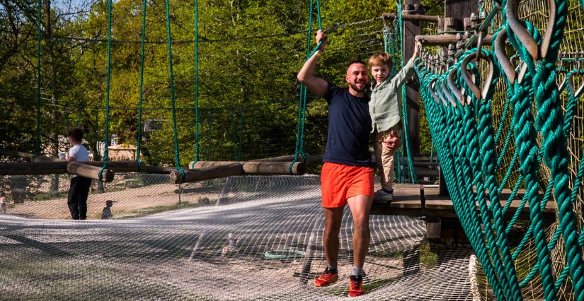 Aire de pique-nique ombragée au Domaine de la Dombes