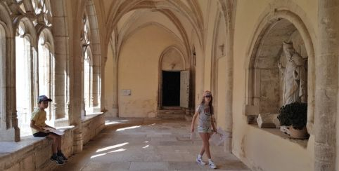 Visite guidée de l'Abbaye d'Ambronay en famille