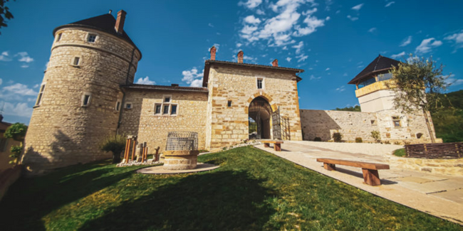 Découvrez l'histoire du Château de Treffort en famille à 20 min de Bourg-en-Bresse