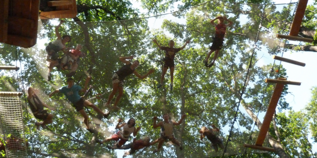 Arbres et Sens Aventures, accrobranche et aquaparc à Val Revermont