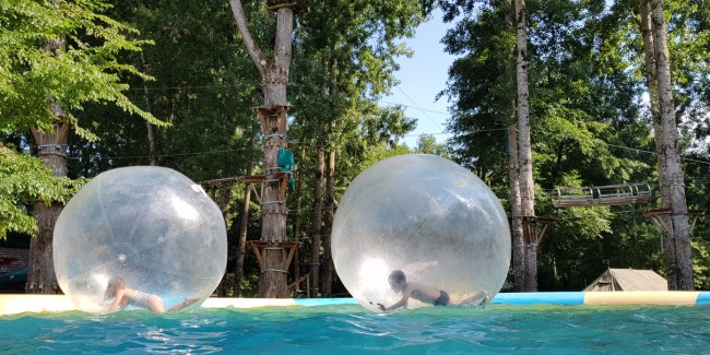 Forestland : Parc de loisirs et zone aquatique ludique pour toute la famille à Divonne-les-Bains