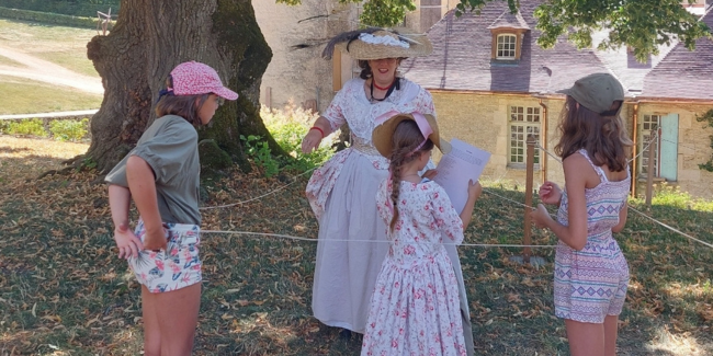 Animation jeux d'antan et déguisements au château de Voltaire, Ferney-Volatire
