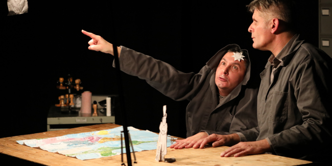 "Un Océan d'Amour", Spectacle de marionnettes de papier au théatre Le Bordeau, Saint-Genis-Pouilly