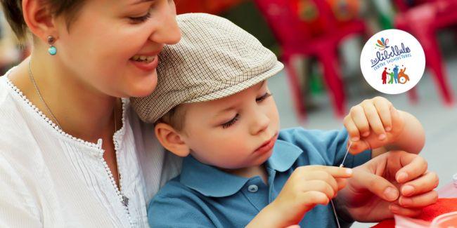 Activités manuelles en famille au CSC Les Libellules de Gex