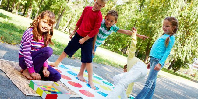La « Ludo-Nomade» vient à la rencontre des familles cet été dans le pays de Gex avec le CSC Les Libellules !