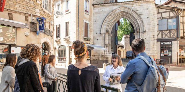 Visite guidée dans les quartiers anciens de Bourg-en-Bresse en famille