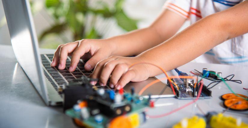 Création de jeu vidéo, stage robotique enfant 7-12 ans au CSC Les Libellules de Gex