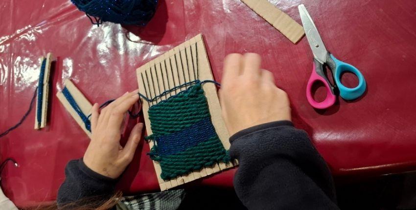 Atelier Métier à Tisser en famille – Activité créative à l’Écomusée près de Bourg-en-Bresse