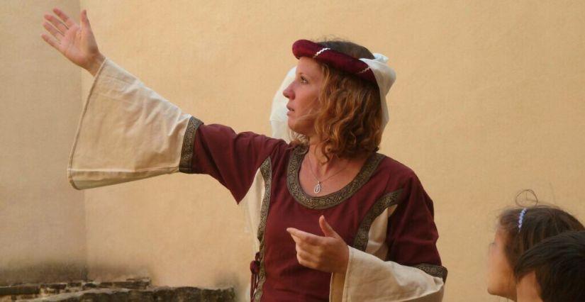 Visites contées costumées en famille au Château des Allymes à Ambérieu-en-Bugey