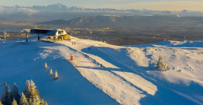 Vacances à la station de ski Monts Jura : activités et animations pour toute la famille 