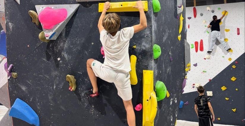 Bloc session Lyon Beynost, salle d'escalade pour toute la famille