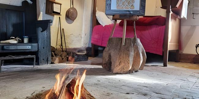 Contes autour du feu à la ferme de la Forêt de Courtes