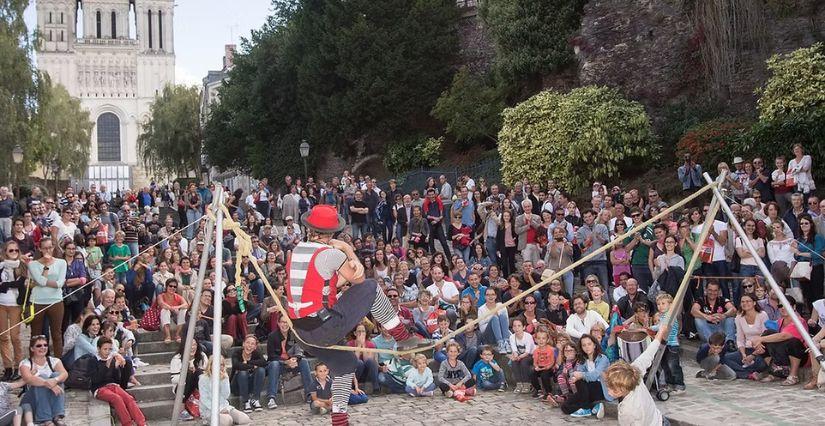Tôt ou T'Arts : Spectacle gratuit "Banan'O'Rama" en famille - Pays de Gex