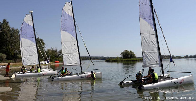 Initiation catamaran ado et parent au Grand Parc Miribel Jonage (01)