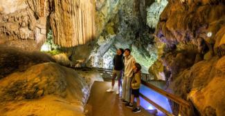 Grottes du Cerdon : visite et parc préhistorique près de Lyon, Bourg-en-Bresse et Genève